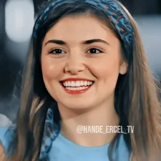 Video sticker 😁 @Hande_Ercel_TV obuna bo'ling