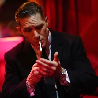 Video sticker 🚬 Tom Hardy [@TodorokiShouto]