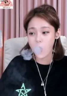 Video sticker 🚬 smoking hyeziu