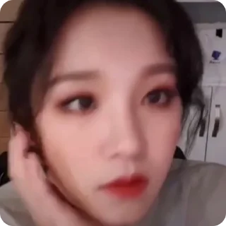 Video sticker 🌚 ⤑«🌚» Yuqi @loreneki :: @fStikBot