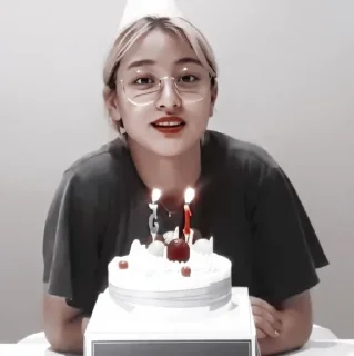 Sticker 🎂 #𝐇𝐁𝐃: jihyo 🎂 ;: by @paradismaudit