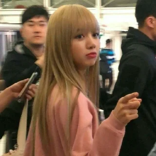 Sticker 🙁 €~× Lisa | @BlackPink_Stickerr4 |