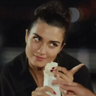 Sticker 🍇 Tuba buyukustun @TurkishCelebb🍇