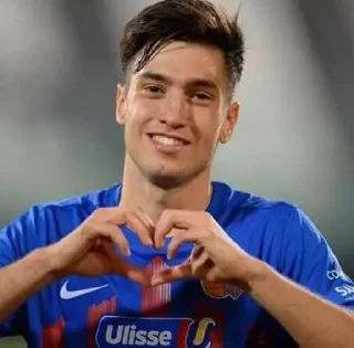 Sticker 🥰 LUCA MORO ARANCE