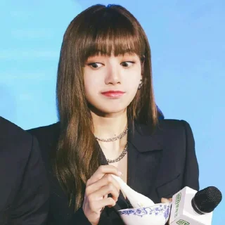 Sticker 😳 £•~ Lisa → @blackpink_stickerr4 ←